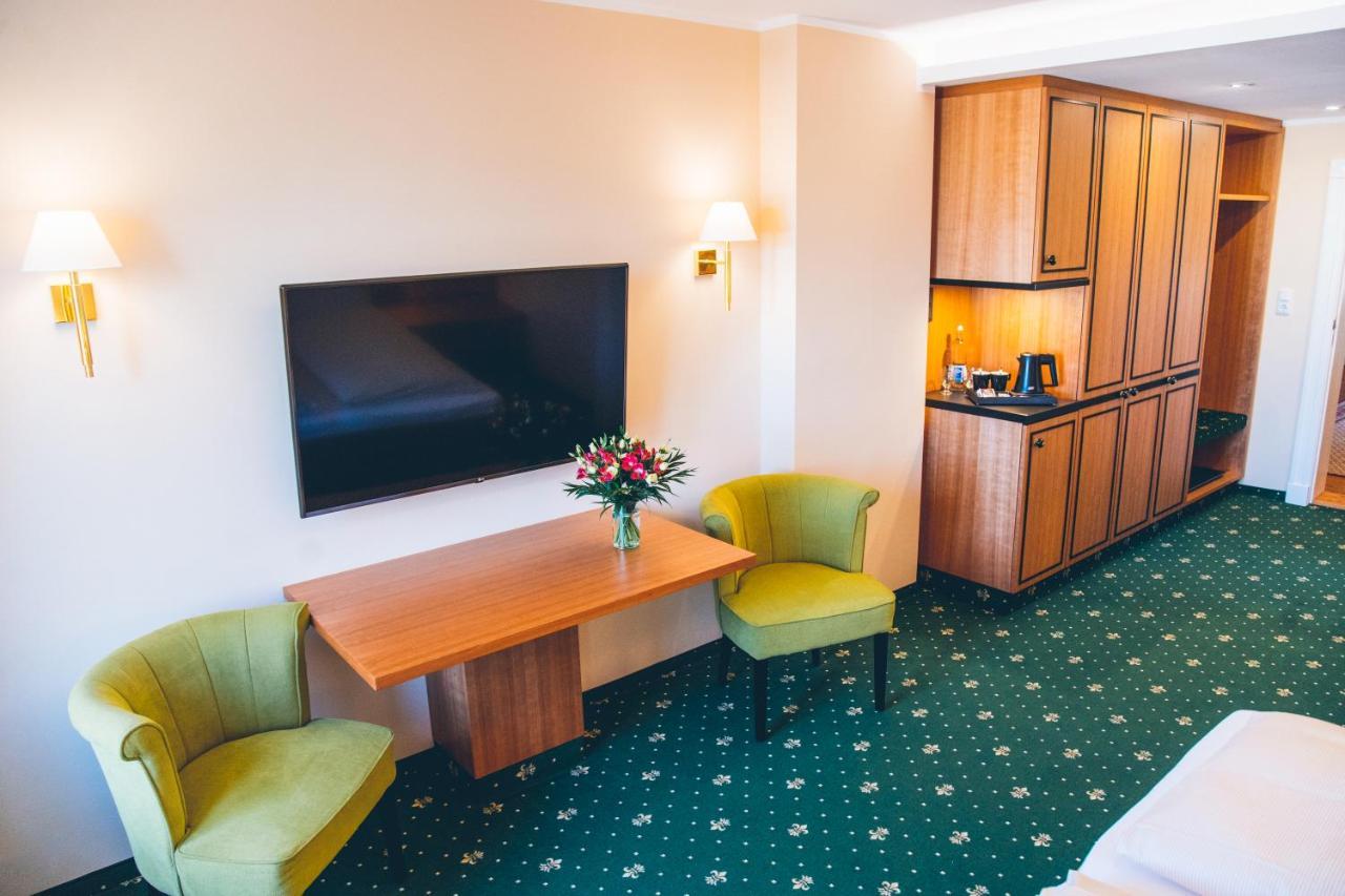 Hotel Gutshaus Neu Farpen à Neuburg  Extérieur photo